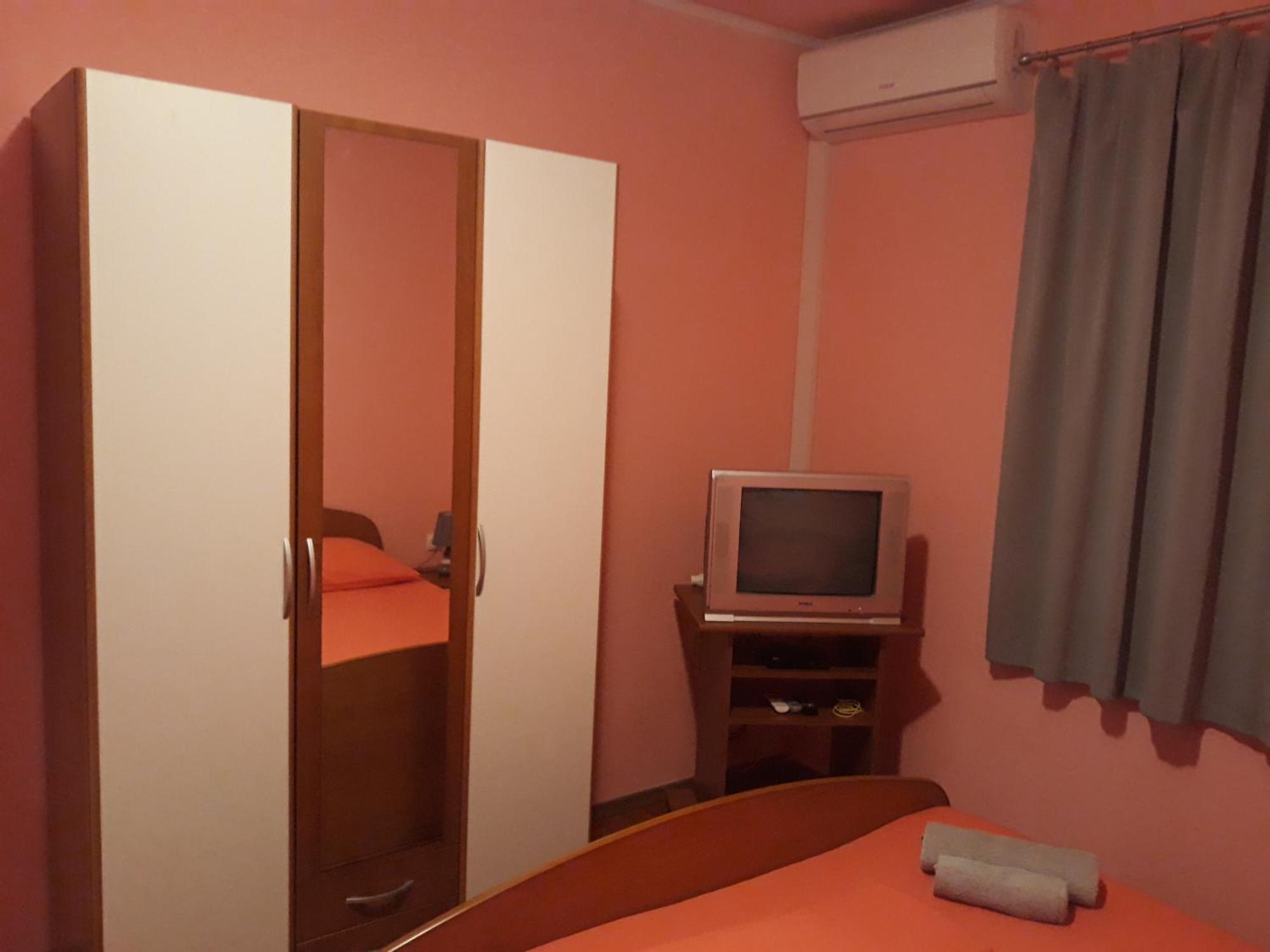 Apartments By The Sea Cove Blaca, Mljet - 4899 Саплунара Стая снимка